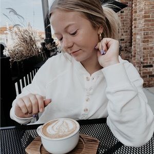 Meet your Posher, Alyssa